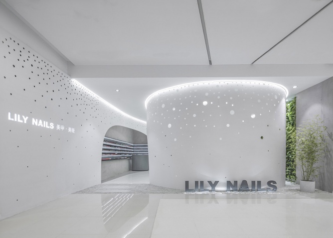 Lily Nailsޕ